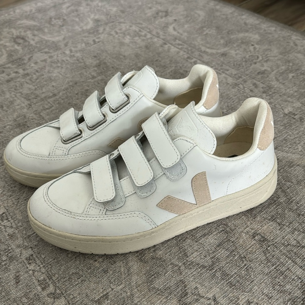 Veja US 6 white neutral